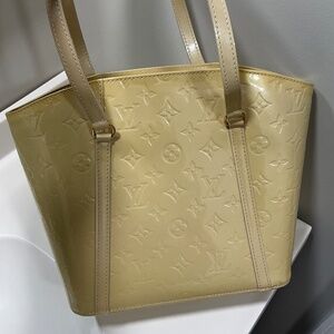 Louis Vuitton pale yellow Vernis patent leather handbag